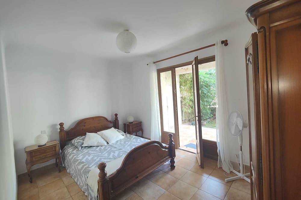 2-bedroom apartment with garden, 5-minute walk from Lac de Ste Croix. in Les Salles-sur-Verdon, Parc naturel régional du Verdon