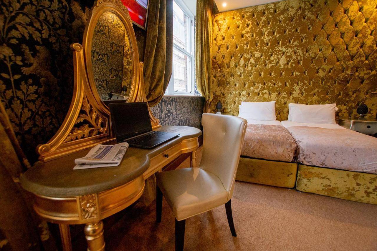 Luxury Suite - Sleeps 8 in Liverpool, Merseyside