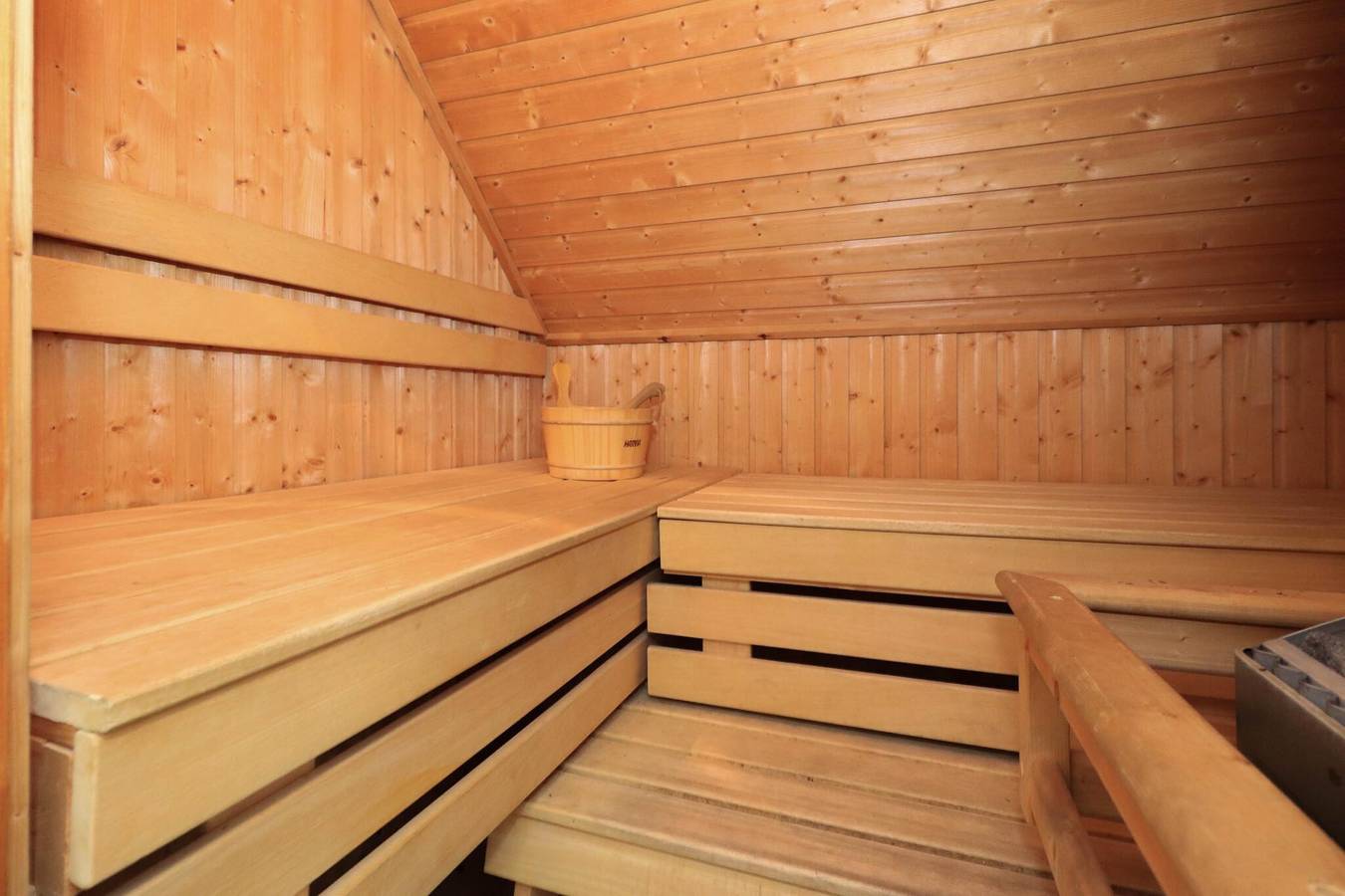 Beach Resort Makkum — Deluxe Fisherman’s Villa mit Sauna – 8 Personen in Makkum, Ijsselmeer