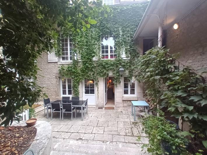 Gîte pour 7 personnes, avec jardin et piscine à Château-Landon - 2