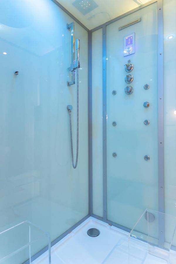 Appartement entier, Suite Hammam Love Luxe paisible in Les Pavillons-sous-Bois, Seine-Saint-Denis