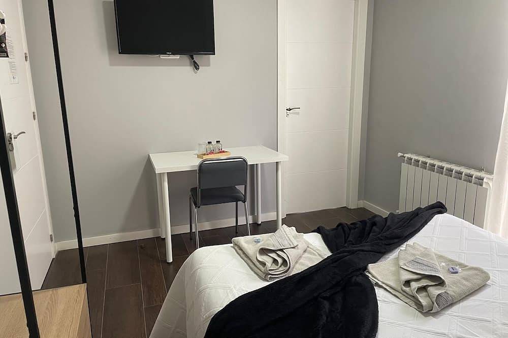 Entire apartment, The Dream Of Quixote. Double Room Cm in Alcalá de Henares, Área Metropolitana de Madrid