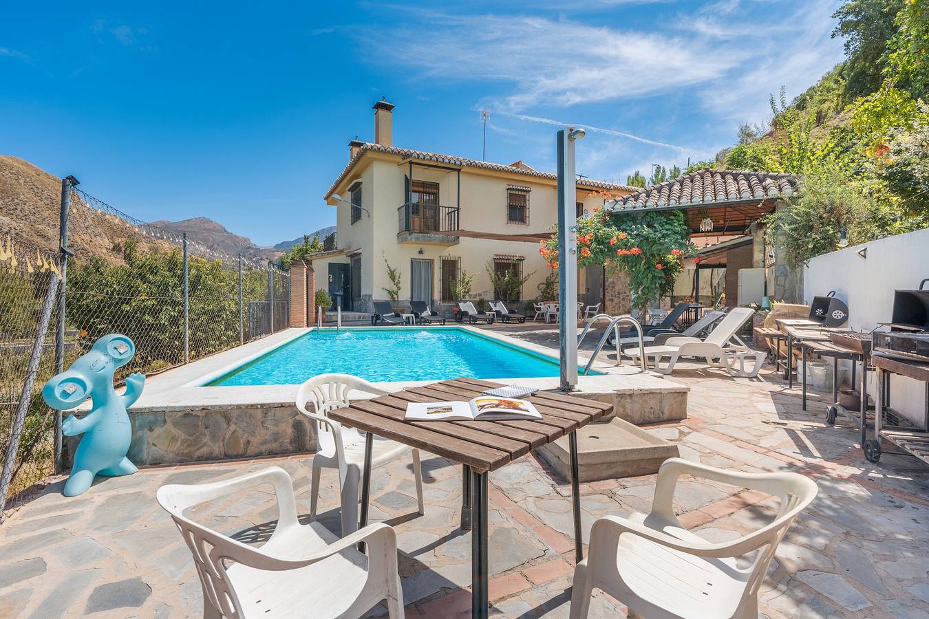 Country House 'Roque' with Mountain View, Wi-Fi and Air Conditioning in Surroundings of Sierra Nevada, Monachil