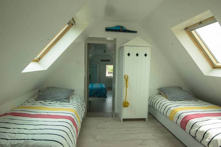 Meerblick, Steinhaus zwischen Crozon Camaret, Wifi, geschlossener, heller Garten in Crozon, Iroise