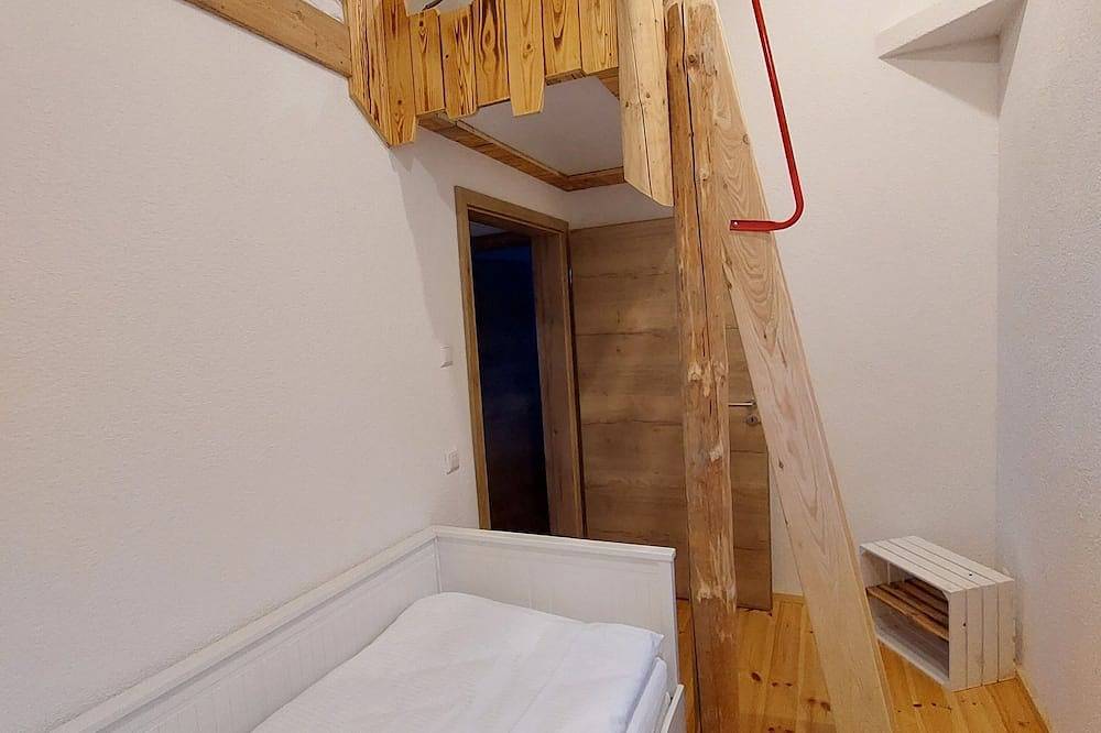 Gemütliches neu gebautes Ferienhaus im Herzen der Erzgebirges \"Haus West\" in Pockau-Lengefeld, Erzgebirge
