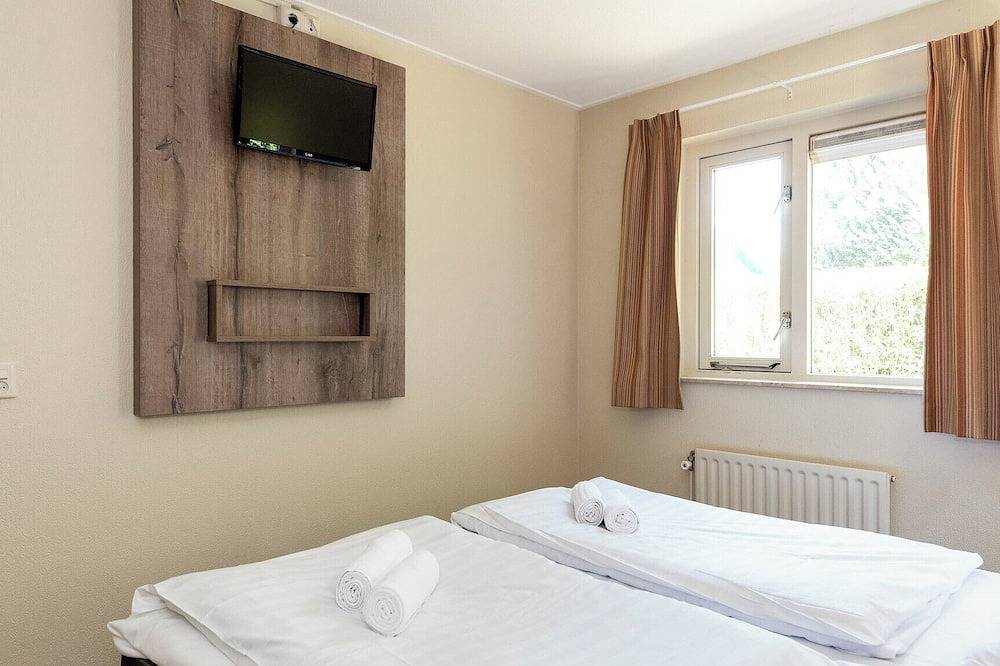 Luxury bungalow for 4 people in Diessen, Nordbrabant