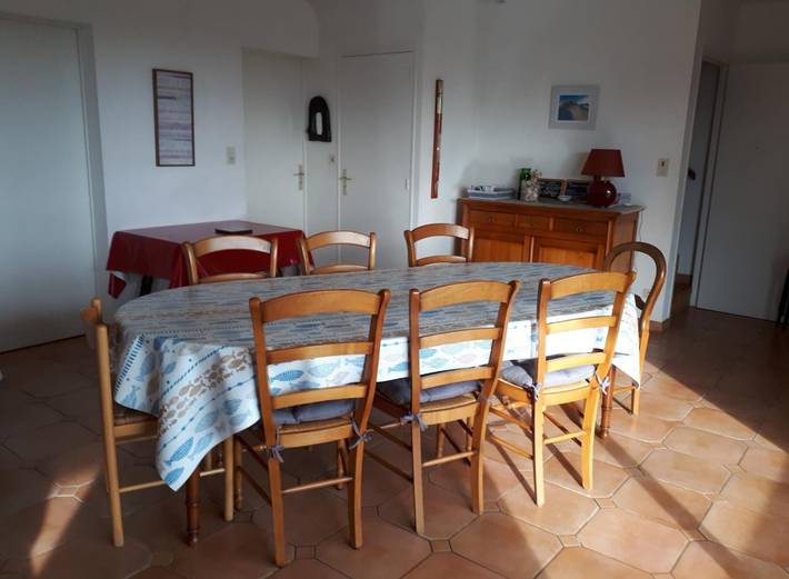 Gîte pour 14 personnes, avec balcon et jardin dans Plage de Pont-Mahé - 4