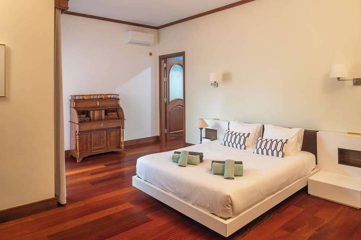Tindaya von Buenavilla | Prächtige Villa mit Innen- und Außenpools in Puerto Calero, Yaiza
