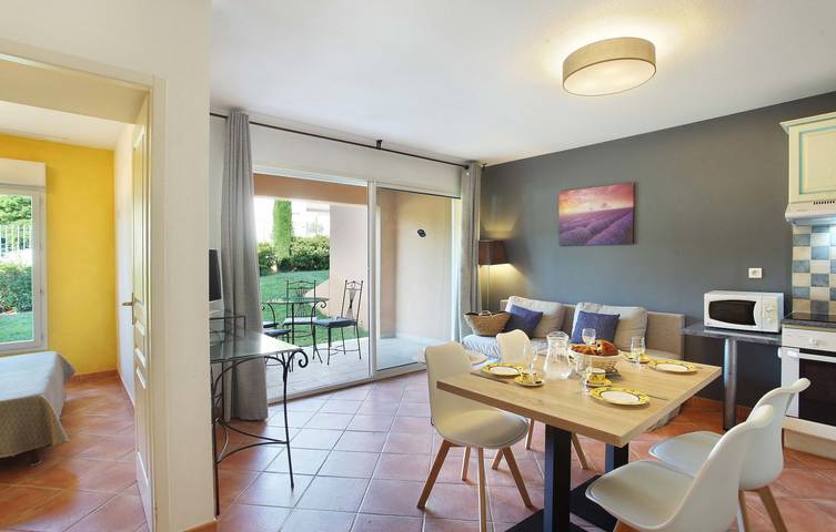 Holiday rental for 6 people, with balcony and pool in Provence