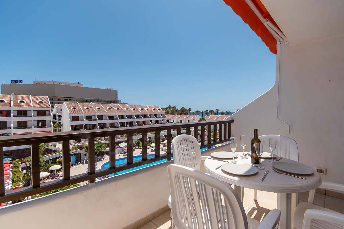 Entire apartment, Parque Santiago I 242 - One Bed in Playa del Búnker (Arona), Arona