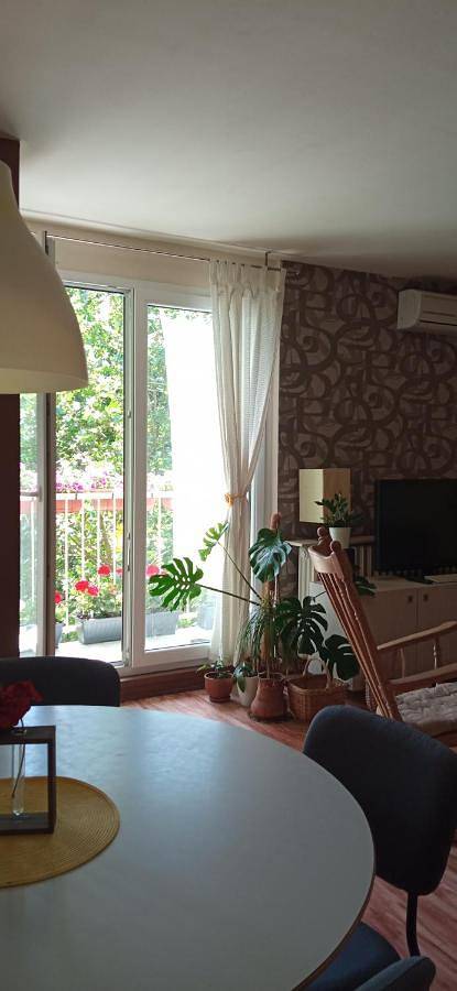 Gîte pour 6 personnes, avec Balcon ainsi que Terrasse et Vue à Novi Sad