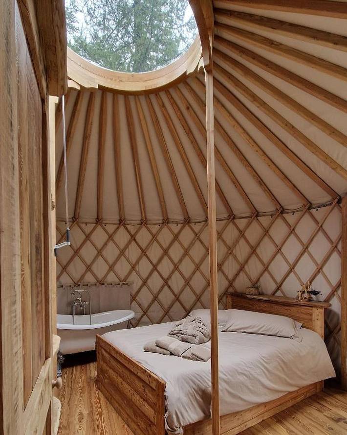 Gîte pour 2 personnes, avec Balcon et Terrasse ainsi que Jacuzzi et Jardin à Ostana