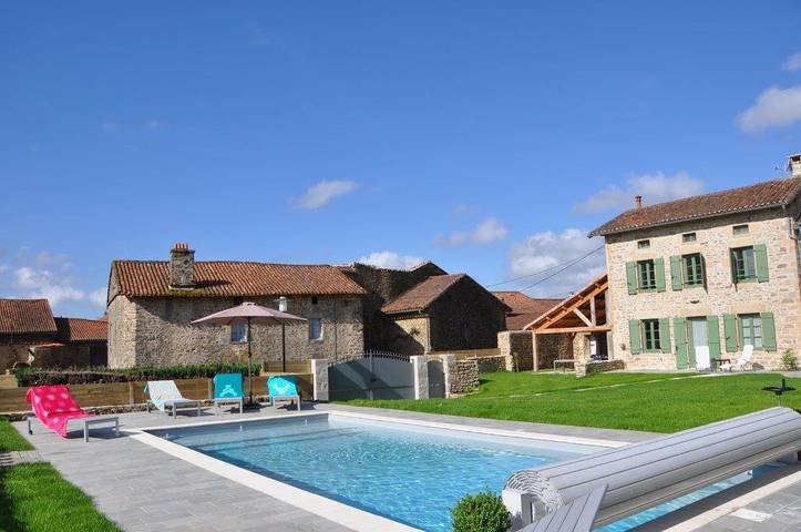 Gîte pour 13 personnes, avec sauna et piscine ainsi que terrasse et jardin, animaux acceptés à Compreignac - 2