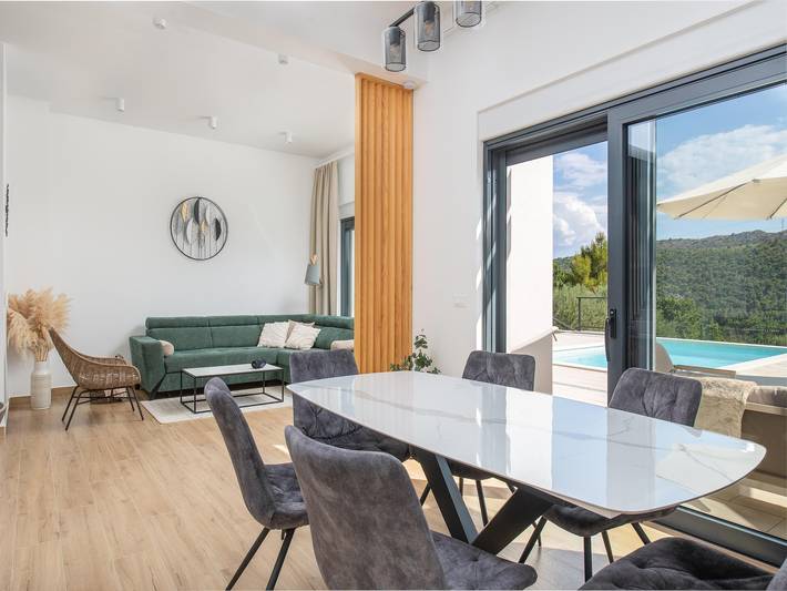 Afslappet familievilla med privat pool in Naklice, Split-Dalmatien