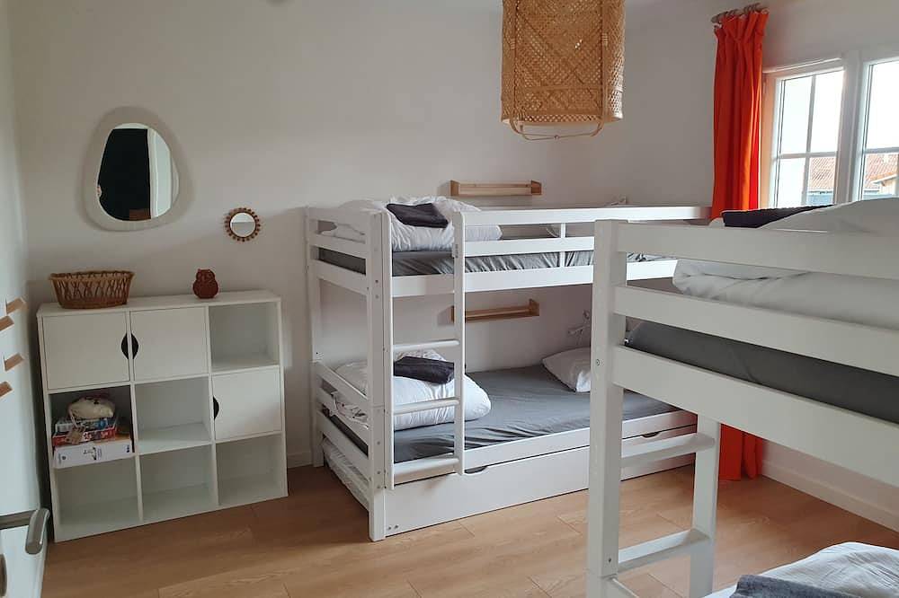 Sunny vacation home. Ideally located between lake, beach and forest. in Sanguinet, Côte d’Argent