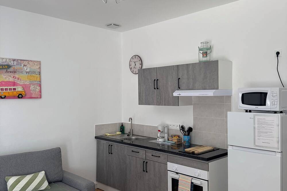Appartement entier, «Mb5» Étape confortable-T2 entier+Parking privé in Damparis, Jura
