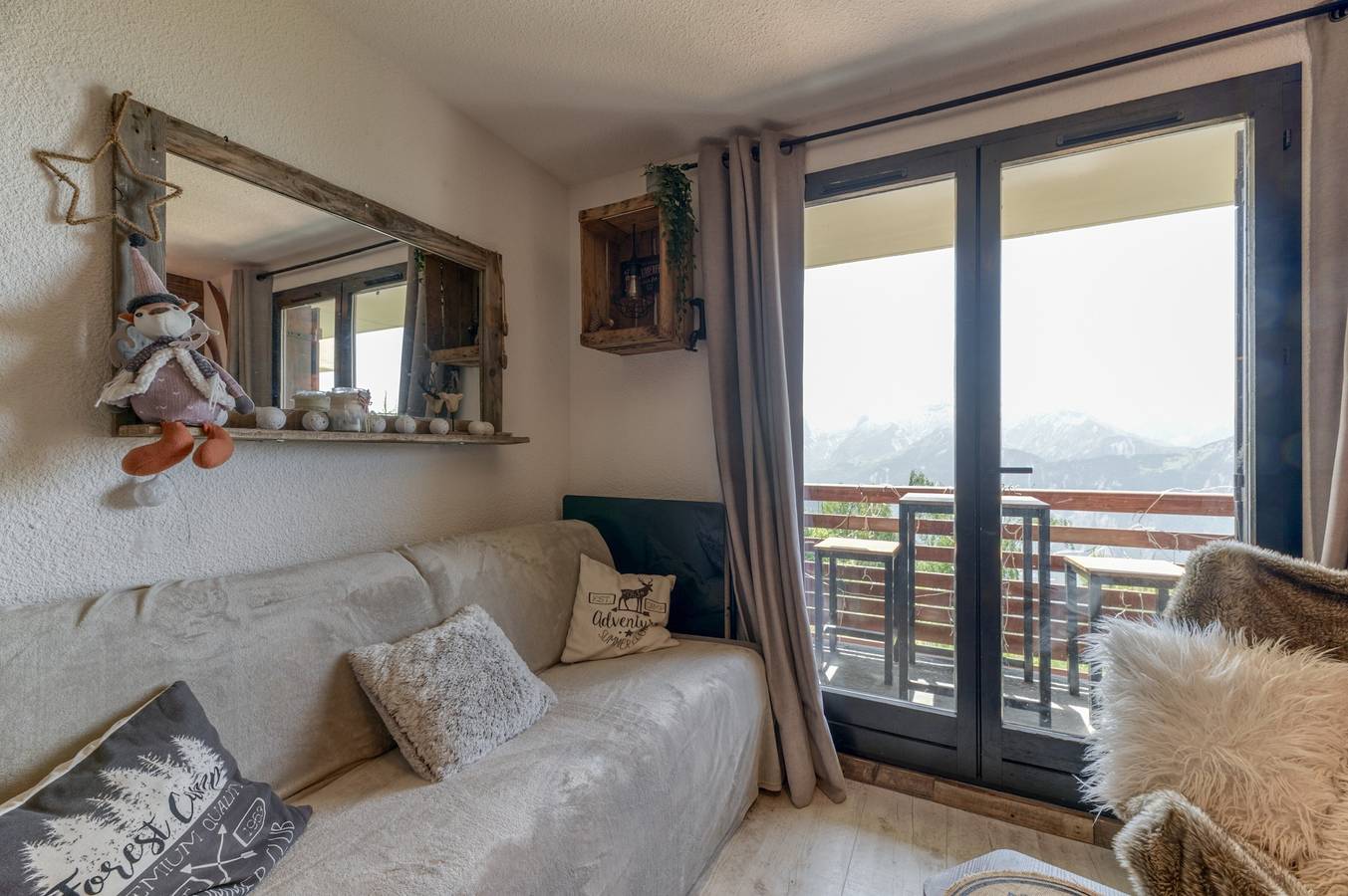 Studio entier, Studio 'Vue Exceptionnelle' avec vue sur les montagnes, balcon et Wi-Fi in Huez, Parc national des Écrins