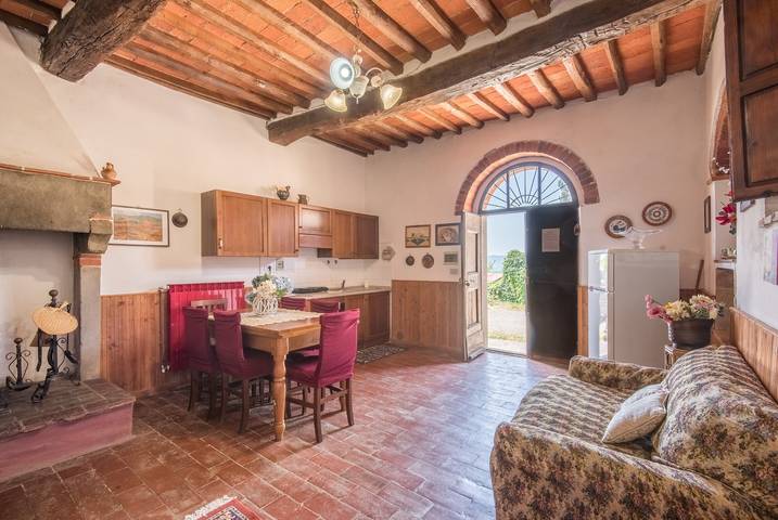Appartamento per vacanze 'Trilocale Elisa' con piscina, giardino e Wi-Fi in Castiglion Fibocchi, Valdarno