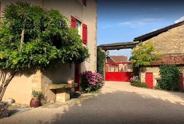 Chambre d’hôte pour 5 personnes, avec piscine et jardin, animaux acceptés dans Senozan