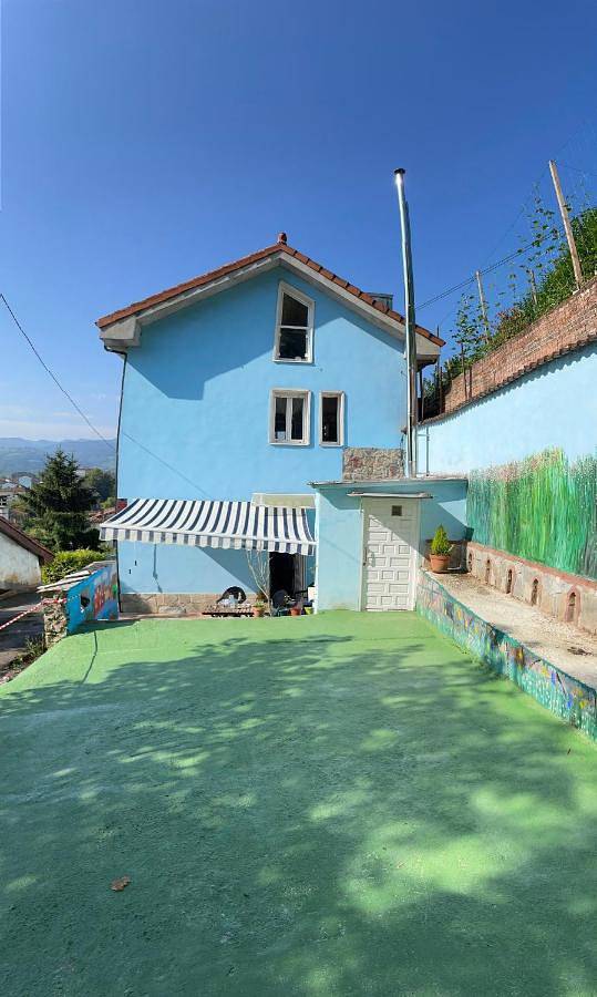 Ferienhaus für 6 Personen, mit Balkon und Terrasse sowie Garten und Ausblick in Grado (Asturien)