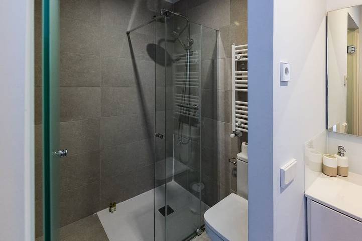 Apartamento entero, Arturo Soria - Tríplex de 1 Dormitorio con terraza in Madrid, Área Metropolitana de Madrid
