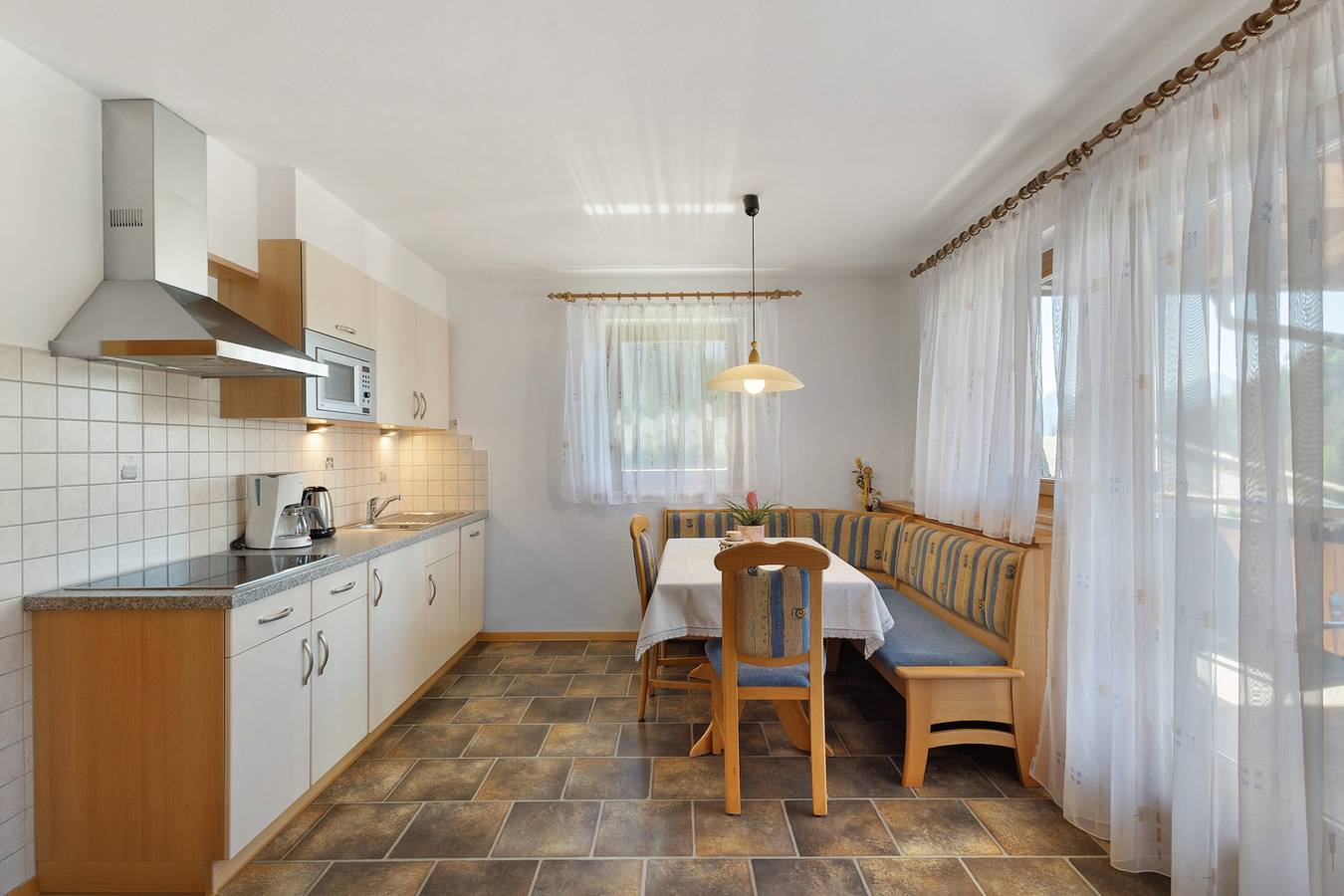 Ganze Wohnung, Ferienwohnung 'Buche' mit Bergblick, privatem Garten und Wi-Fi in Stubaier Alpen, Ratschings