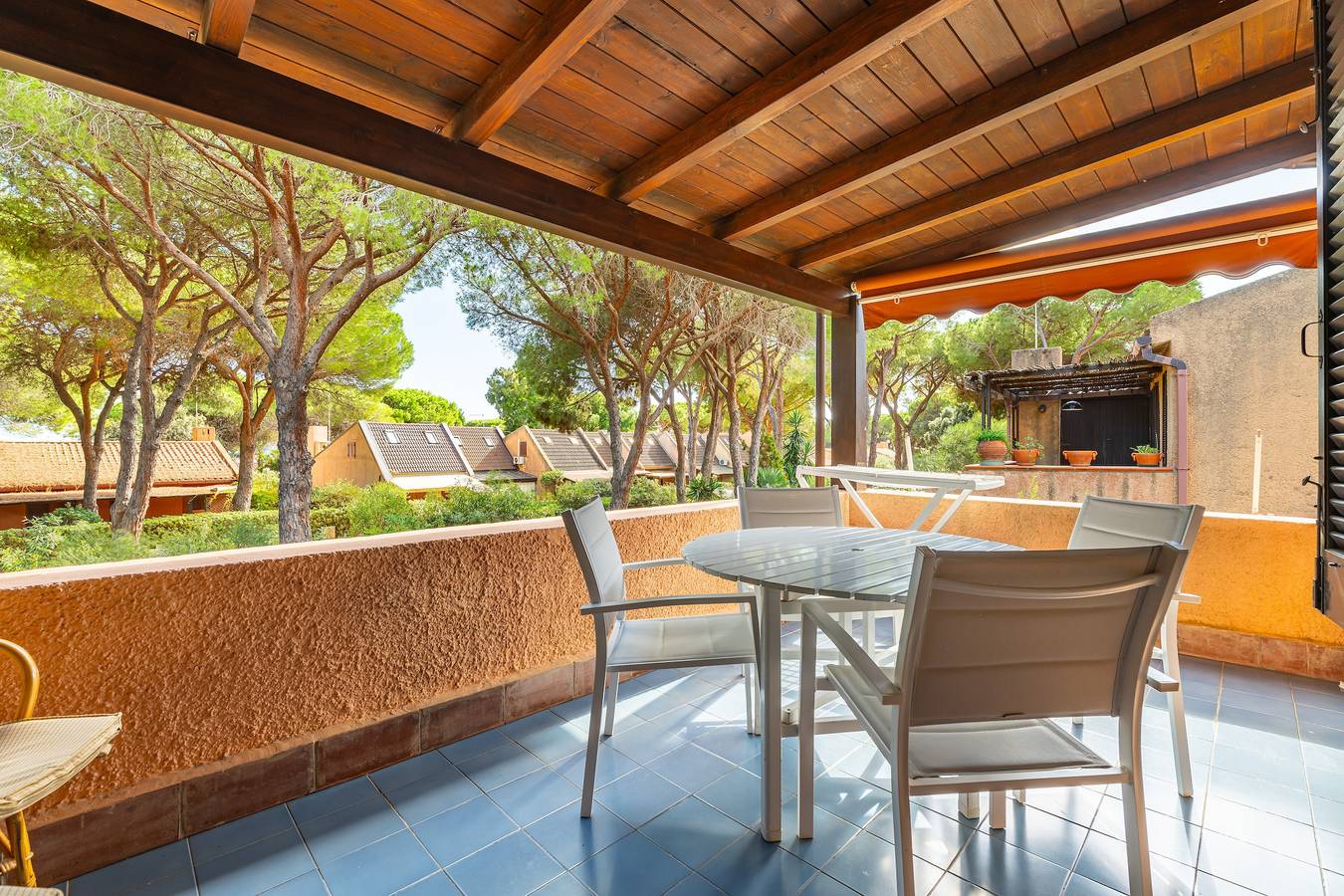 Apartamento entero, Acogedora casa junto al mar en una residencia familiar con comodidades in Santa Margherita di Pula, Región de Pula