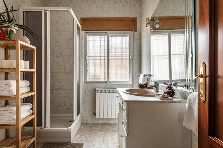 Casa rural para 10 personas, con jardín además de vistas y piscina, Se admiten mascotas en Las Vegas (Madrid) - 3