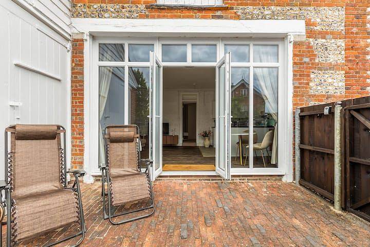 Barn for 2 people with yard in Dorset