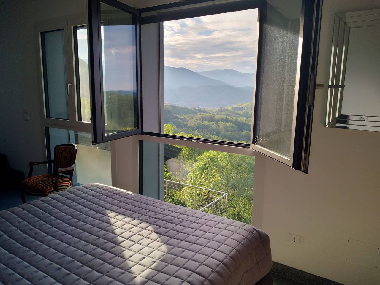 Wunderschönes Ferienhaus mit Pool und 360° Blick in Tarcento, Prowincja Udine