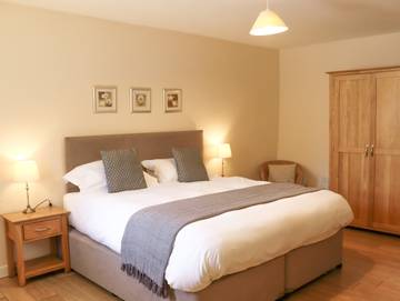 Holiday Rental for 4 People in Freshwater East, Pembrokeshire, Photo 3