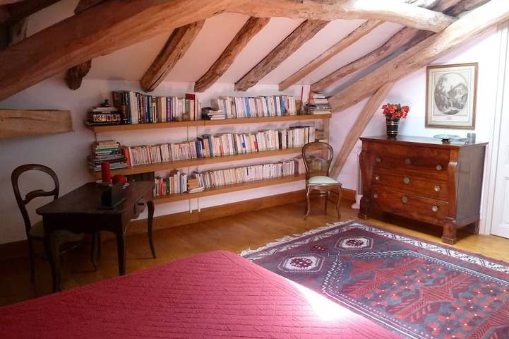 Sonderangebot September Schönes Haus aus dem 18. Jahrhundert, Terrasse Pool, Garten in Saint-Antonin-Noble-Val, Quercy