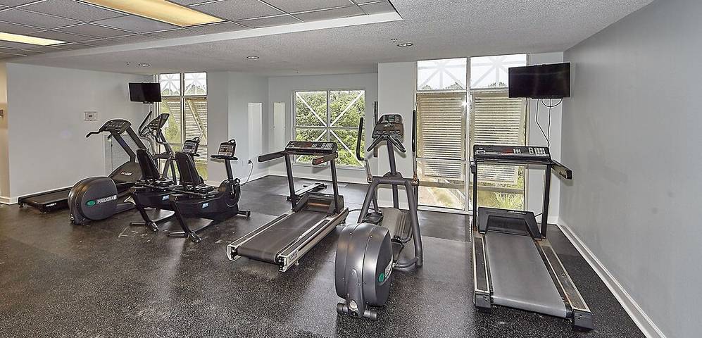 Vacation rental for 6 people, with hot tub and balcony as well as pool in Blue Mountain Beach