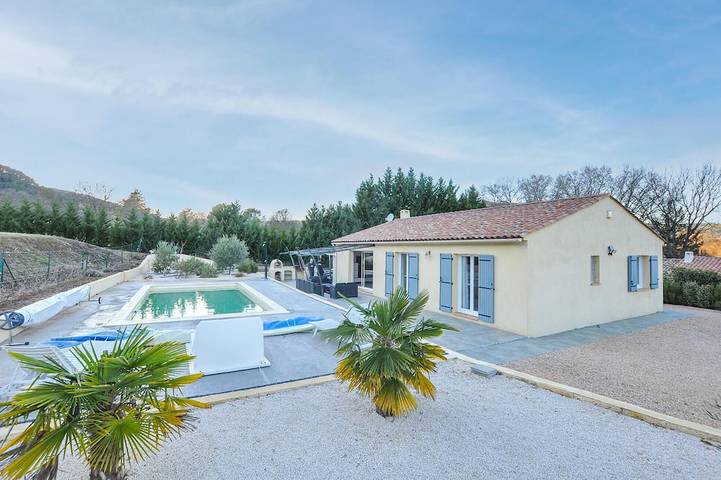 Location de vacances pour 8 personnes, animaux acceptés à Salernes