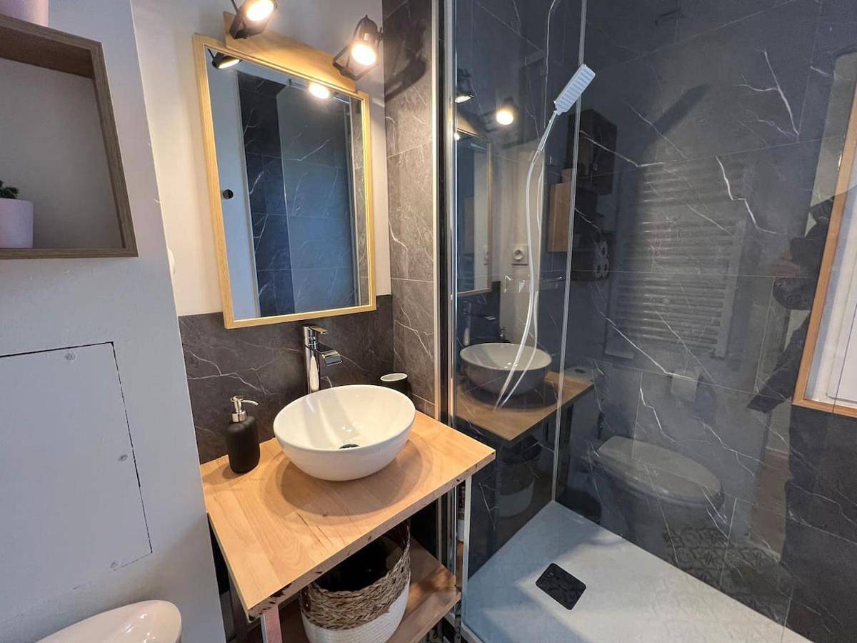 Appartement entier, One-Bedroom Apartment in Valognes, Côte de la Déroute