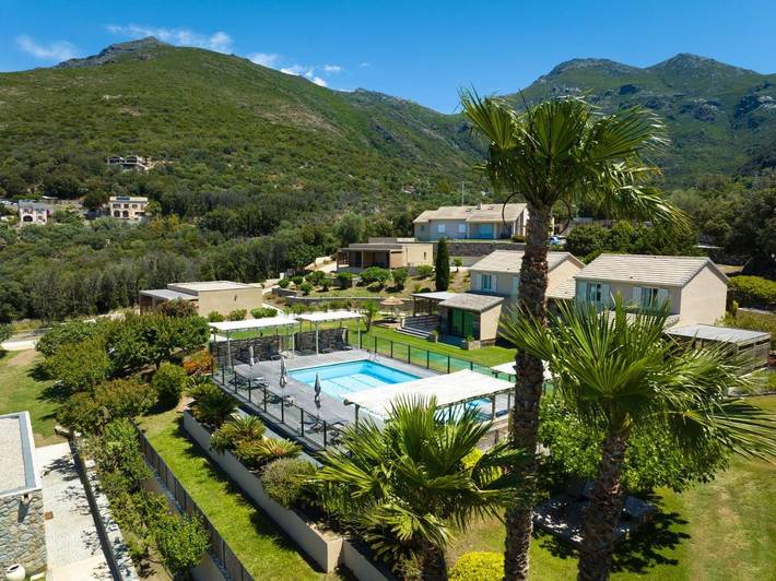 Hotel para 2 personas, con jardín además de vistas y piscina - 1