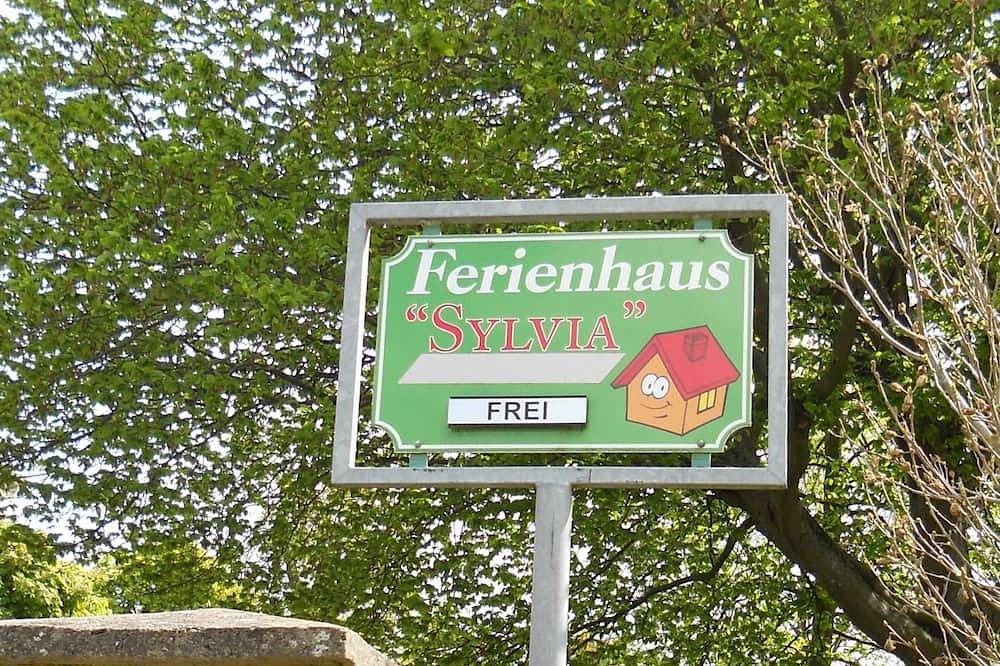 Ferienhaus Sylvia in Basedow - Ferienhaus (Cersowsky, Sylvia) in Malchiner See, Basedow