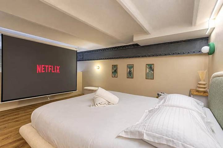 Jacuzzi & Kino - Design Loft - Lyon Gateway in Caluire-et-Cuire, Lyon und Umgebung