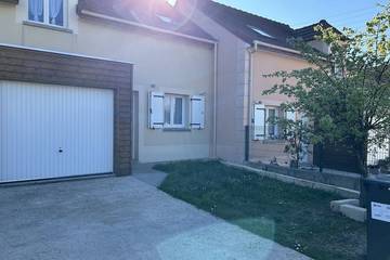 Gîte pour 5 personnes, avec terrasse ainsi que jardin et jacuzzi à Osny