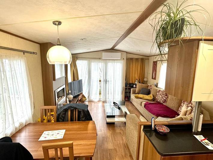 Camping pour 6 personnes, avec piscine et terrasse