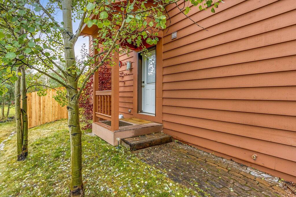 Mountain House + Loft w/Free Wifi, Enclosed Patio, Gas Grill, Cable in Silverthorne, Arapaho and Roosevelt National Forests