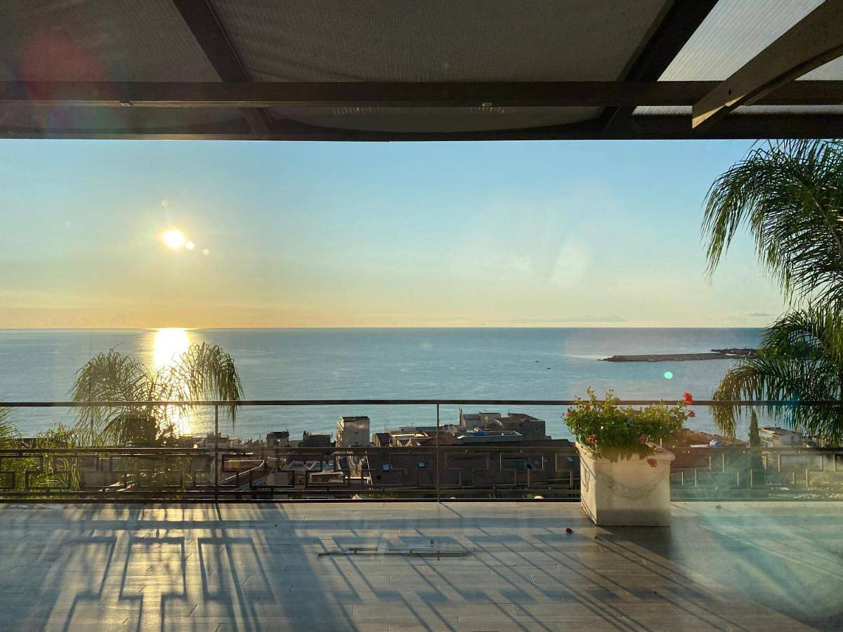 Luxury, Villa Vittorio, Pool, Taormina,Etna & Seaview in Giardini-Naxos, Messina Provinz
