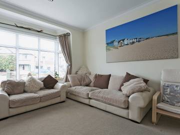 Vacation Rental for 11 Guests in Christchurch, South West England, Picture 3
