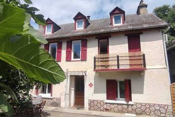 Gîte pour 11 personnes, avec jardin et balcon à Montauban-de-Luchon