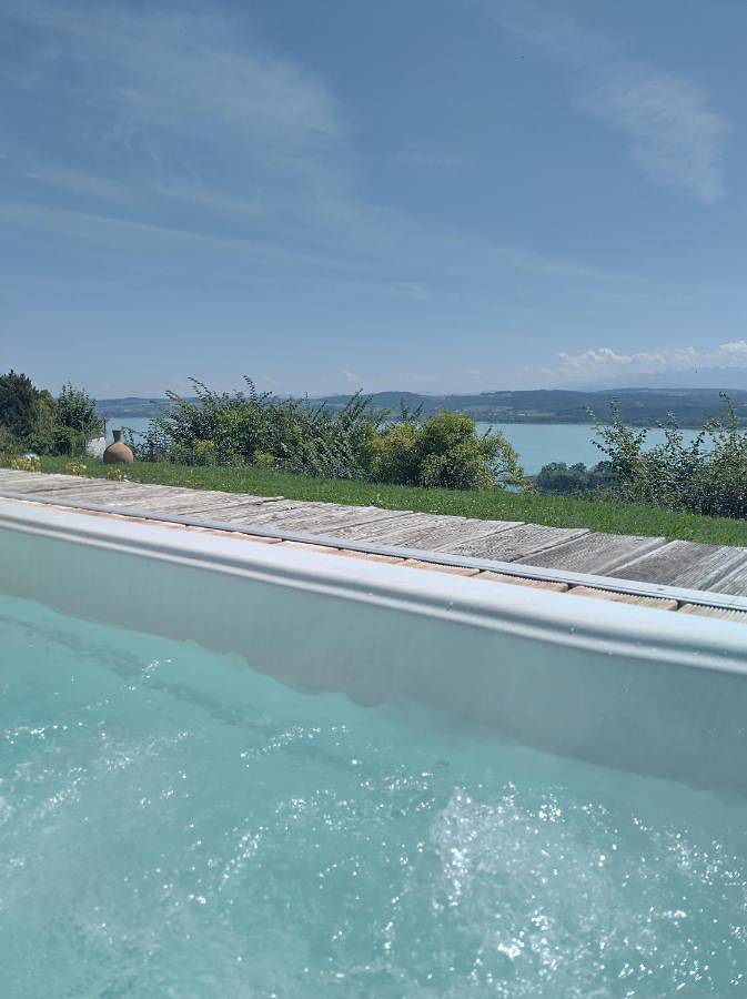Chambre d’hôte pour 2 personnes, avec piscine ainsi que jacuzzi et jardin en Suisse - 2