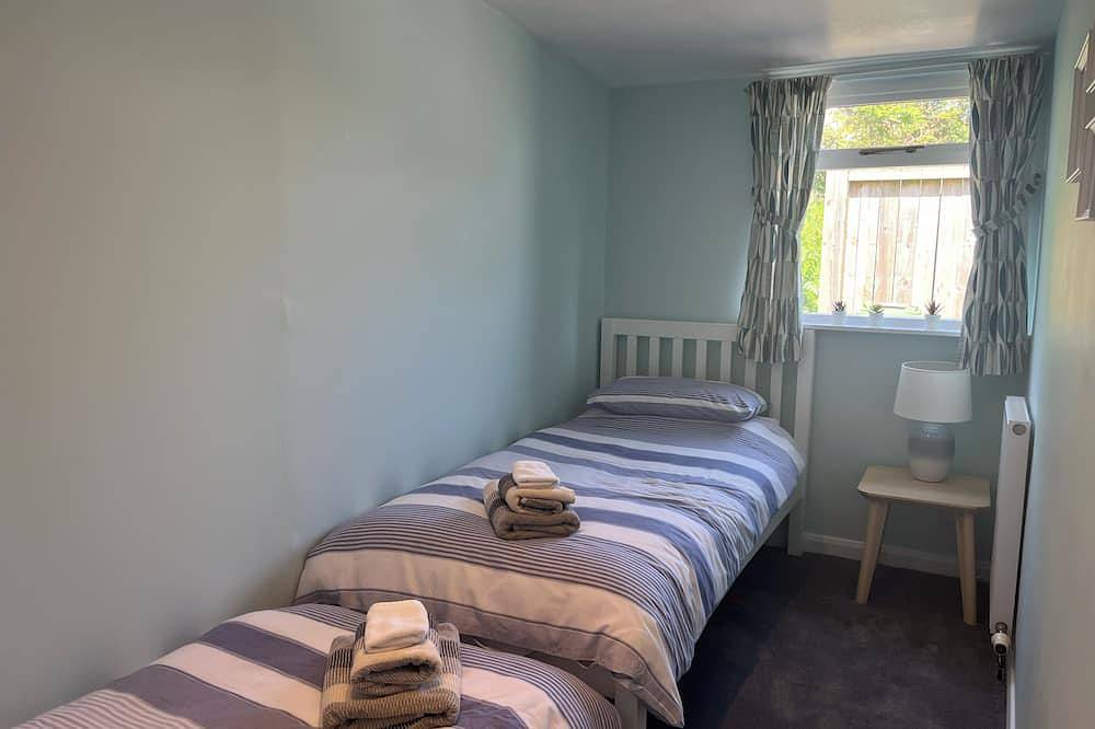 Seaside cottage by a sandy beach - dolphins, golf, near Inverness and Loch Ness in Highlands