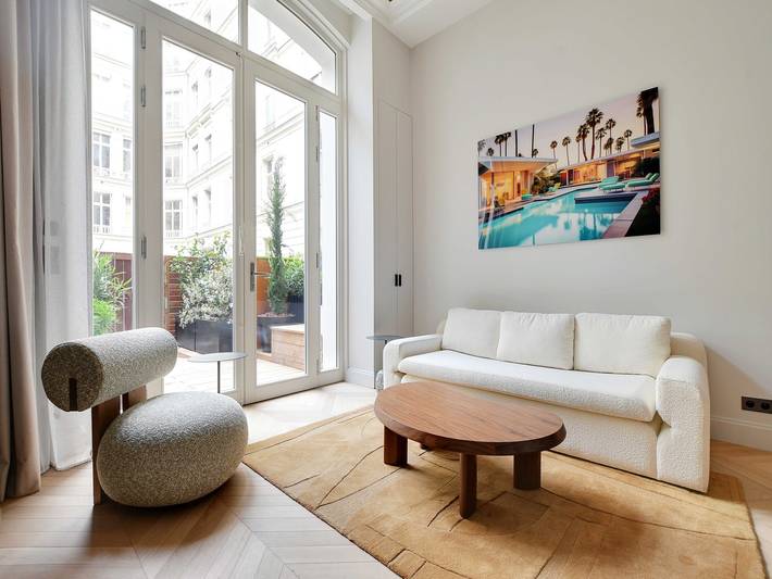 Vacation rental for 4 people around the Eiffel Tower