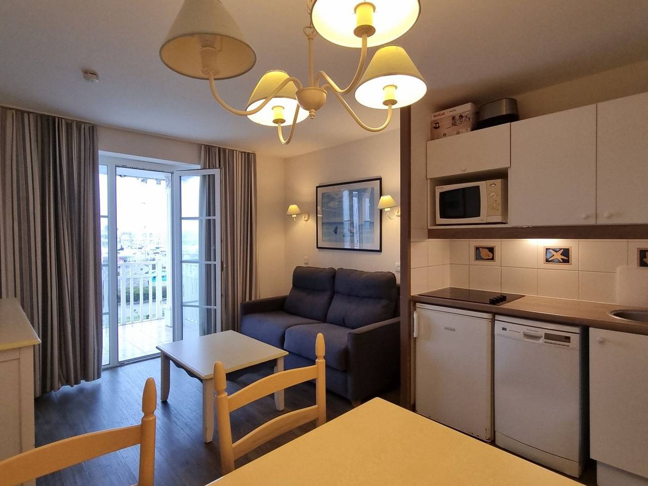 Entire apartment, T2 Apartment for 4 with terrace, pets allowed and parking in Arzon in Kerjouanno, Arzon