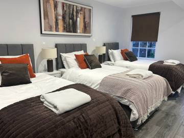 Holiday Apartment for 6 People in Bedford, Bedfordshire, Photo 1