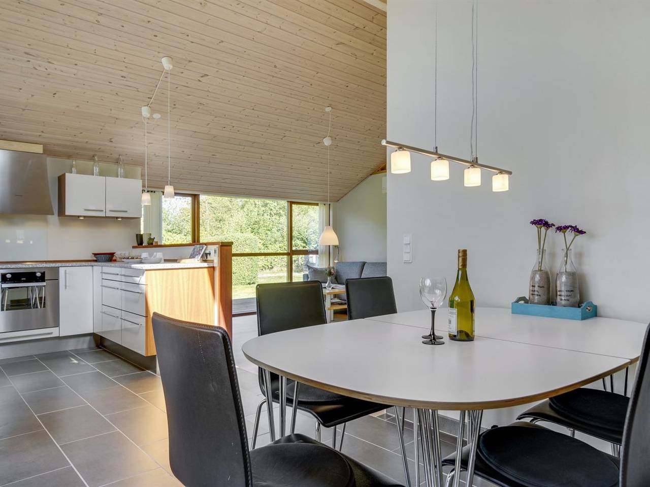 "Biaver" - 350m from the sea in Væggerløse, Zweedse Oostzee